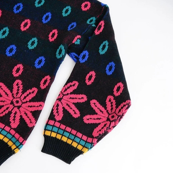 Vintage Jaymie Rose Black with Multi-Colour Floral Design Sweater - Picture 6 of 12